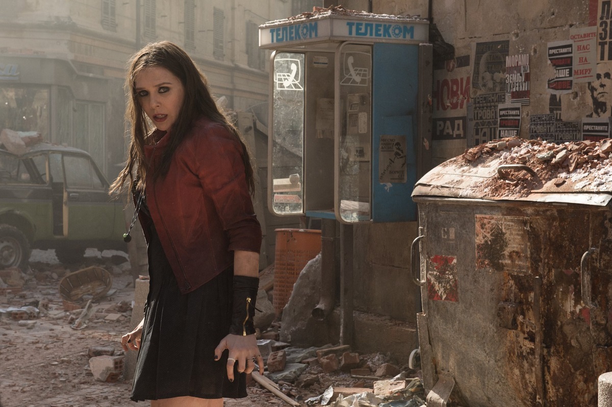 Avengers-Bruja-Escarlata-Scarlet-Witch-Historia-de-Marvel-escombros